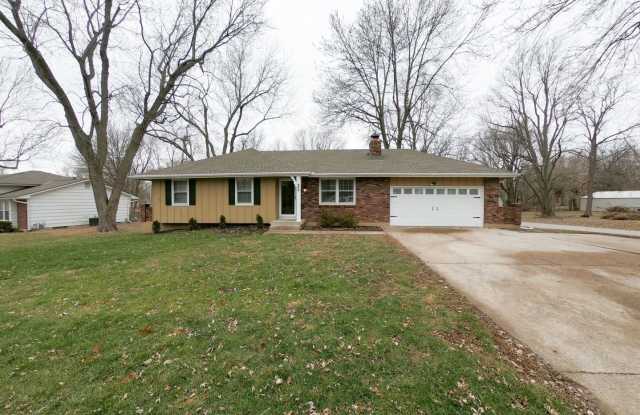 500 S Adams St - 500 South Adams Street, Raymore, MO 64083