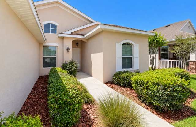 Gorgeous 4BD/2BTH Home on Meadow Oaks Golf Course! Gallery 4
