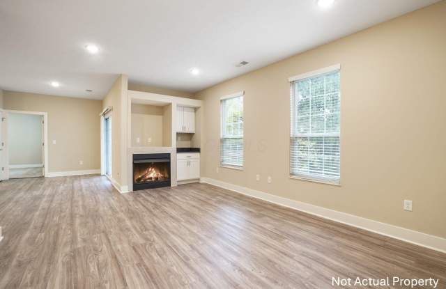 5044 Stratford Pine Lane Gallery 4