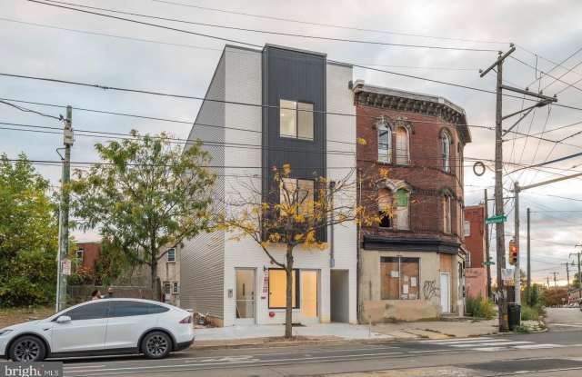 4432 LANCASTER Avenue Gallery 1