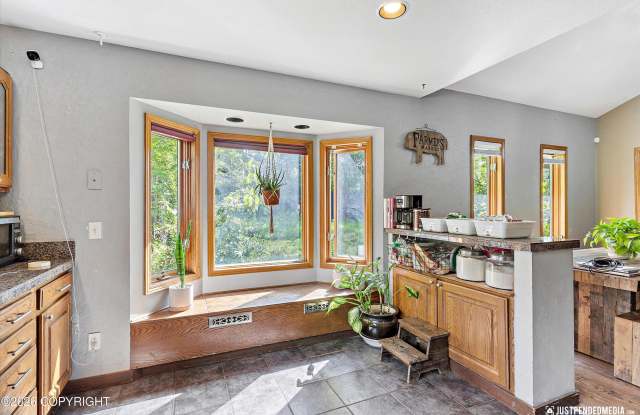 2020 N Kentucky Derby Dr Gallery 2