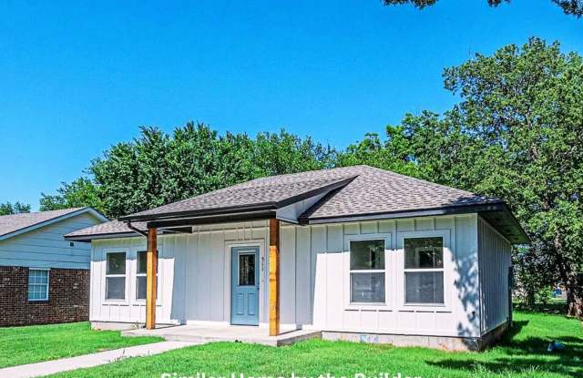 Cozy 2 Bed, 2 Bath Home in Shawnee – Move-In Ready photos photos