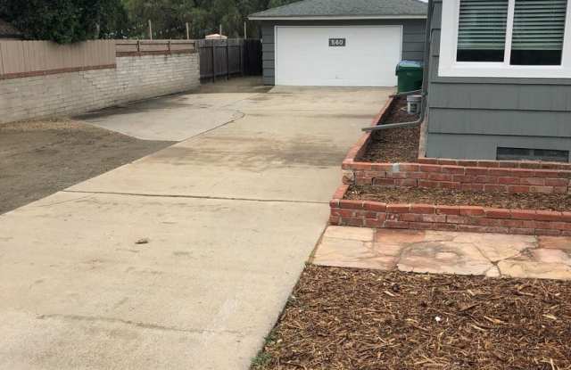 560 Live Oak Drive Gallery 3
