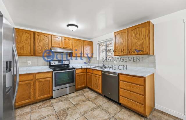 4575 Balsam Ave photos photos