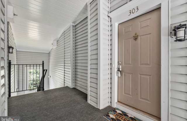 21799 BALDWIN SQ #303 Gallery 3