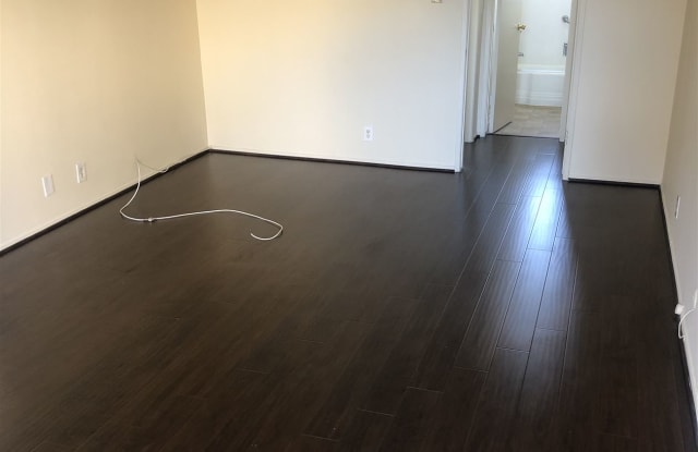 5361 Russell Ave Apt 316 - 5361 W Russell Ave, Los Angeles, CA 90027