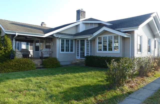 615 2nd Avenue photos photos