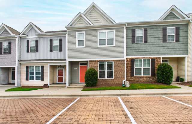 Spacious 3-Bedroom Townhome with Luxury Primary Suite & Private Patio Gallery 1