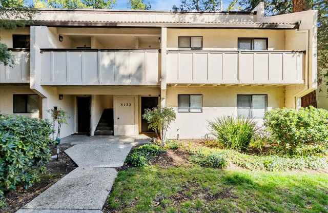 Stylish End-Unit Condo l Private Patio l Community Pool - 3172 Kimber Court, San Jose, CA 95124