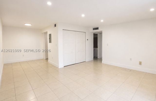 7160 Fairway Dr Gallery 3