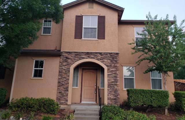 Shasta View Gardens - 3bd/2.5 ba + Office! photos photos