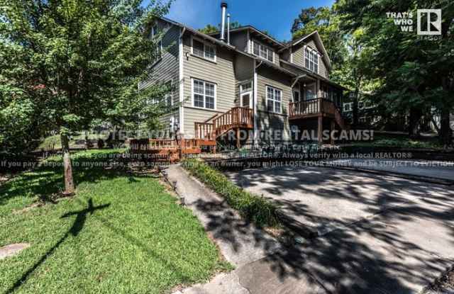 209 Trent Avenue - 209 Trent Avenue, Fayetteville, AR 72701