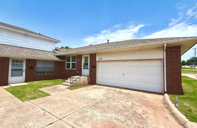 Updated 2BD 1BA Duplex in Yukon!!! photos photos