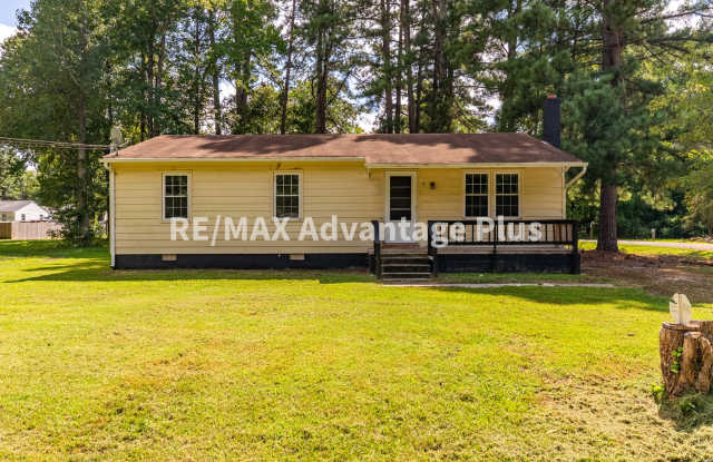 4 Bedroom Home in Blackstone! photos photos