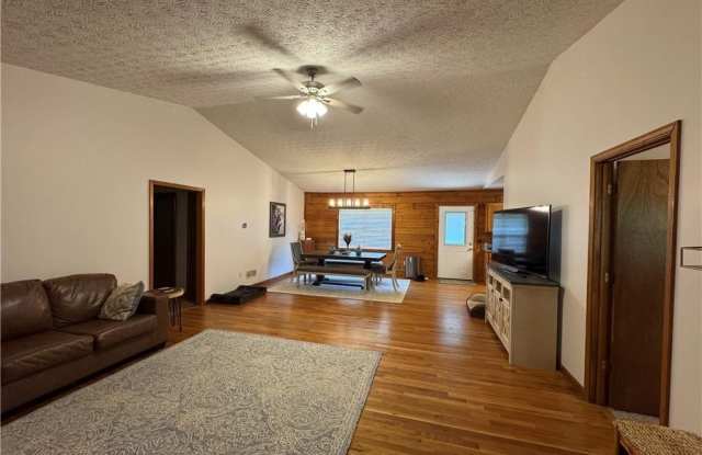 8911 Daerwater Drive Gallery 4