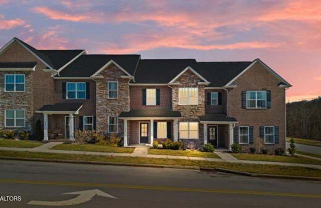 240 Broadberry Ave - 240 Broadberry Avenue, Oak Ridge, TN 37830