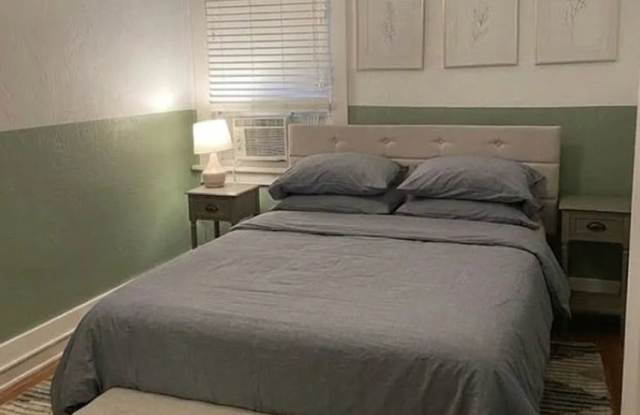 Charming 3BR Duplex in Denver Gallery 4