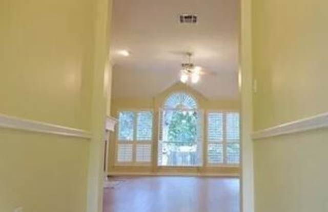 2514 Falcon Drive Gallery 3