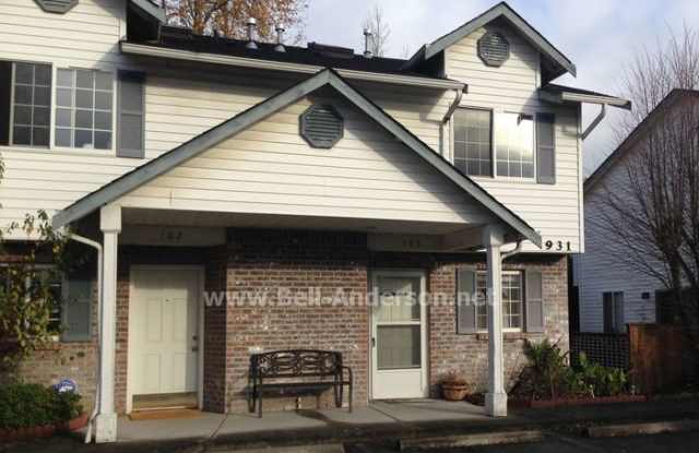 931 4th Avenue North - 931 4th Avenue North, Kent, WA 98032