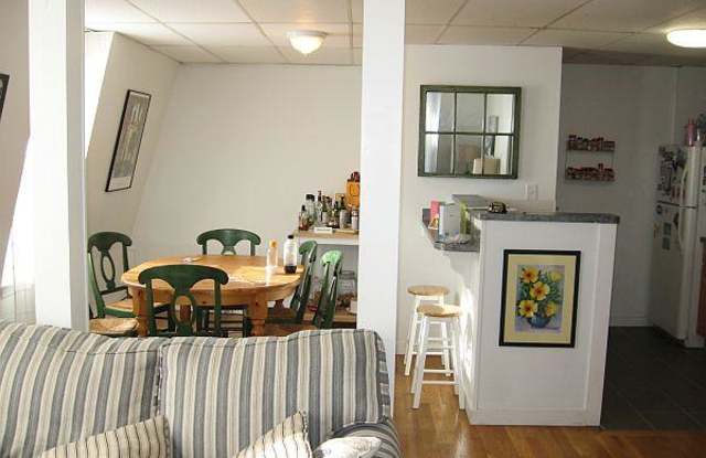 37 Davis Sq. Gallery 3