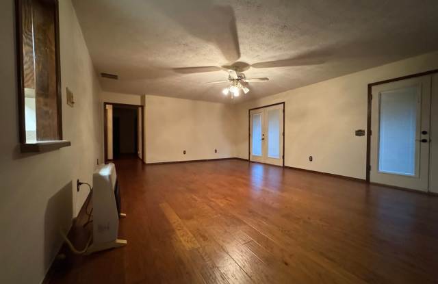 ***1298 E. Main Street*** Gallery 3