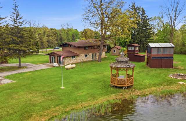 1392 Maple Grove Road Gallery 1