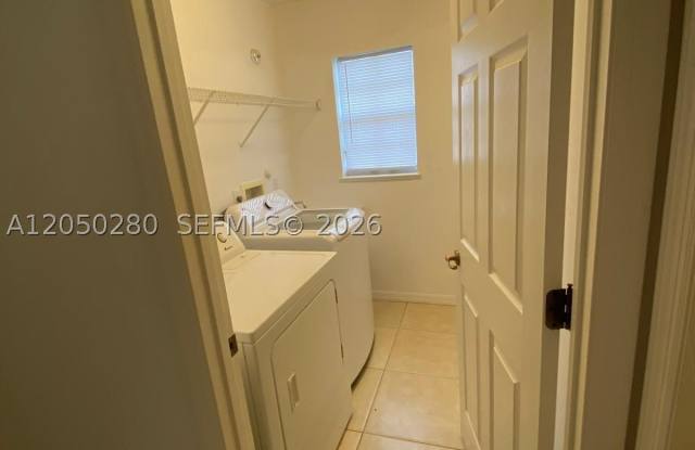 6432 Las Palmas Way Gallery 2