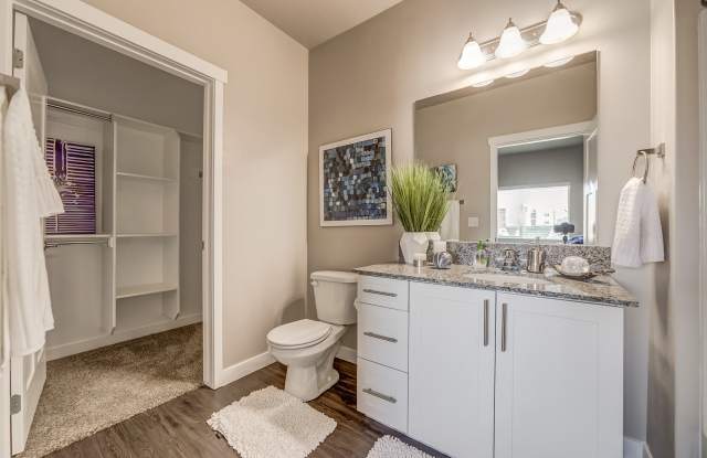 594 E 250 N Unit 306 Gallery 4