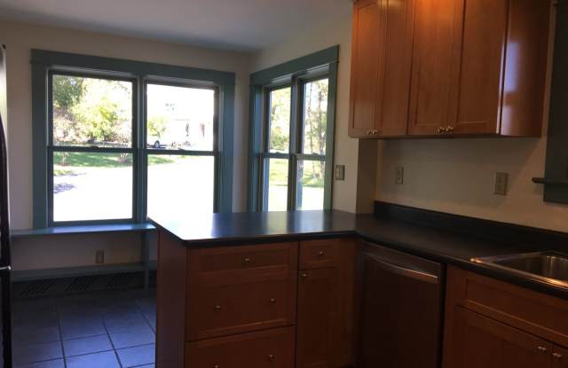 Lovely Single-Family 3BR Home in Vergennes - Convenient to Middlebury  Burlington photos photos