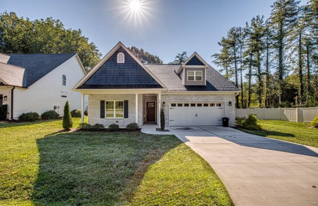 78 Robinhood - 78 Robinhood Cir, Winston-Salem, NC 27106