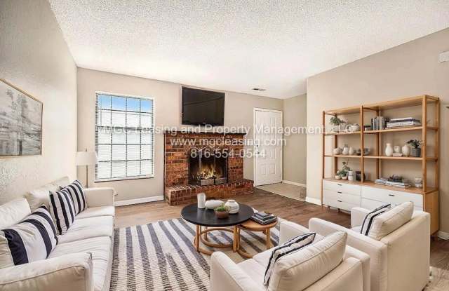 236-242 NW Woods Chapel Rd photos photos