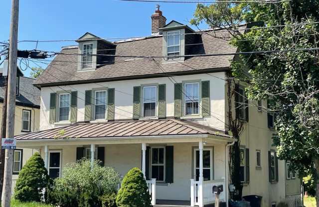 566 S BETHLEHEM PIKE photos photos