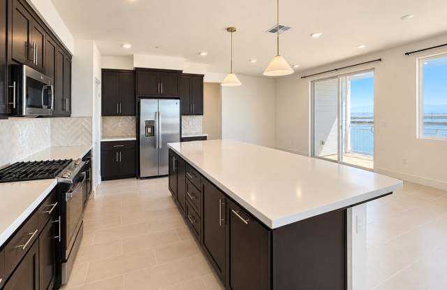 Stunning 2-Bedroom, 2-Bath Home for Rent with Gorgeous Views! Gallery 1