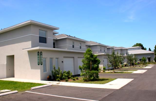 16551 Bent Palms Cv Unit 17 - 16551 Bent Palms Cove, Iona, FL 33908