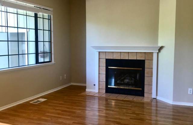 420 Canyon Woods Pl., Unit E Gallery 3