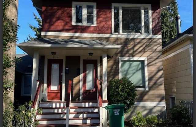 Gorgeous 2 bed Craftsman in Queen Anne! Open house Saturday! photos photos Gorgeous 2 bed Craftsman in Queen Anne! Open house Saturday! photos photos