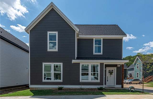 Charming 3BR/3BA Single-Family Home photos photos