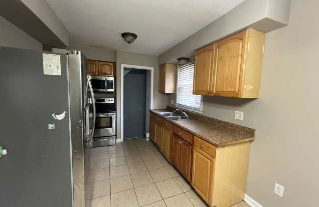 21549 Pembroke Avenue Gallery 2