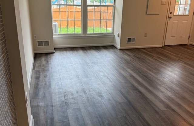 Townhouse in Kingsbrook Community available now! Gallery 4