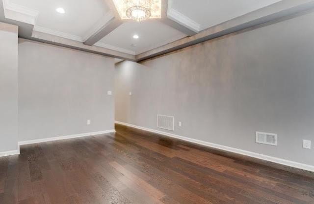 222 N COLLINGTON Avenue Gallery 3