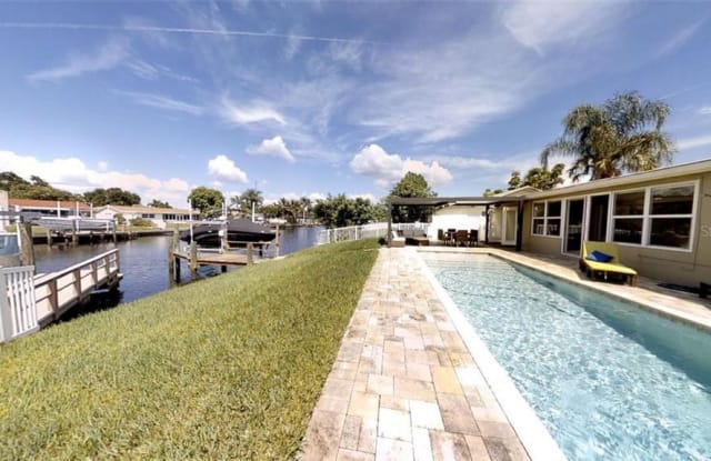 125 97TH AVENUE NE - 125 97th Avenue Northeast, St. Petersburg, FL 33702
