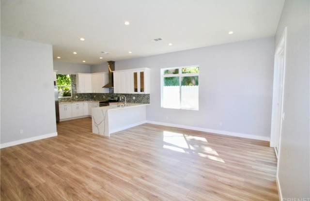 14220 HUSTON STREET Gallery 2
