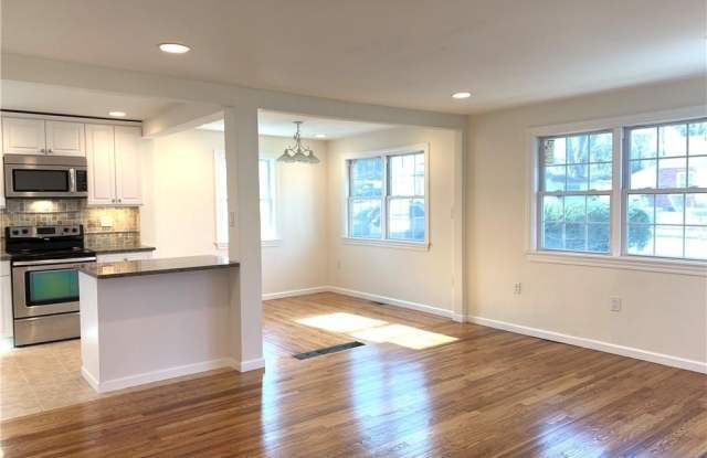 89 Cortland Circle Gallery 3