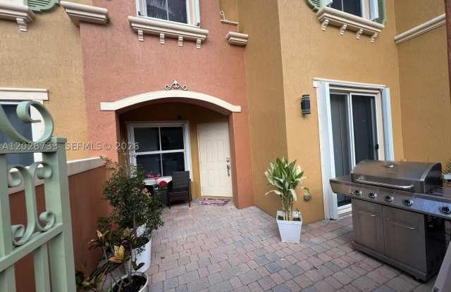 943 SW 143rd Ter Gallery 4