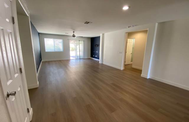 Palmale 3 bedroom Available Now! Gallery 3