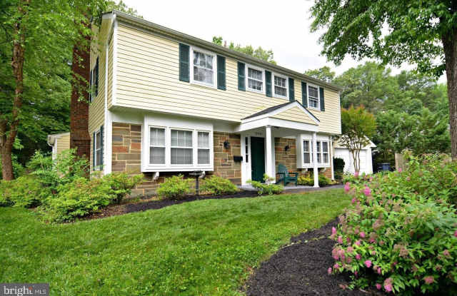12411 RADNOR Lane Gallery 1