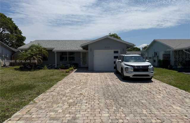 8202 NW 91st Ter photos photos