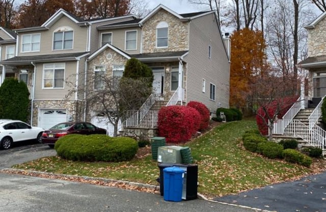 347 Summerhill Dr - 347 Summerhill Drive, Parsippany-Troy Hills, NJ 07950