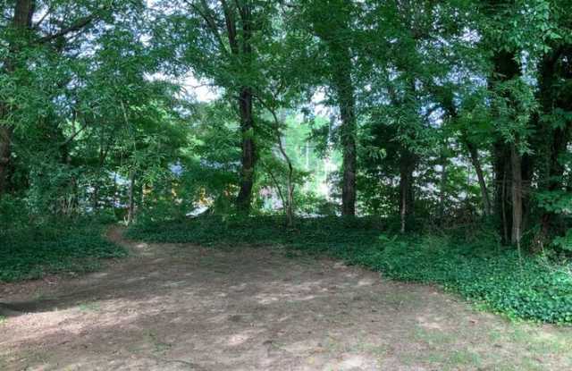 412 Reynolda Drive Gallery 3
