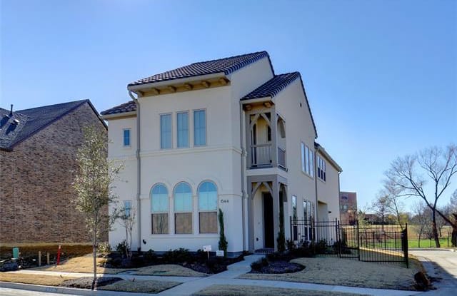 644 Courtyard Lane - 644 Courtyard Ln, Irving, TX 75039